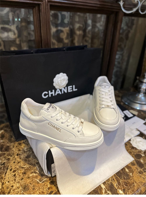샤넬 23A 로고 레터링 테니스 스니커즈
