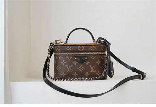 루이비통 베니티 체인 파우치 모노그램 M47125