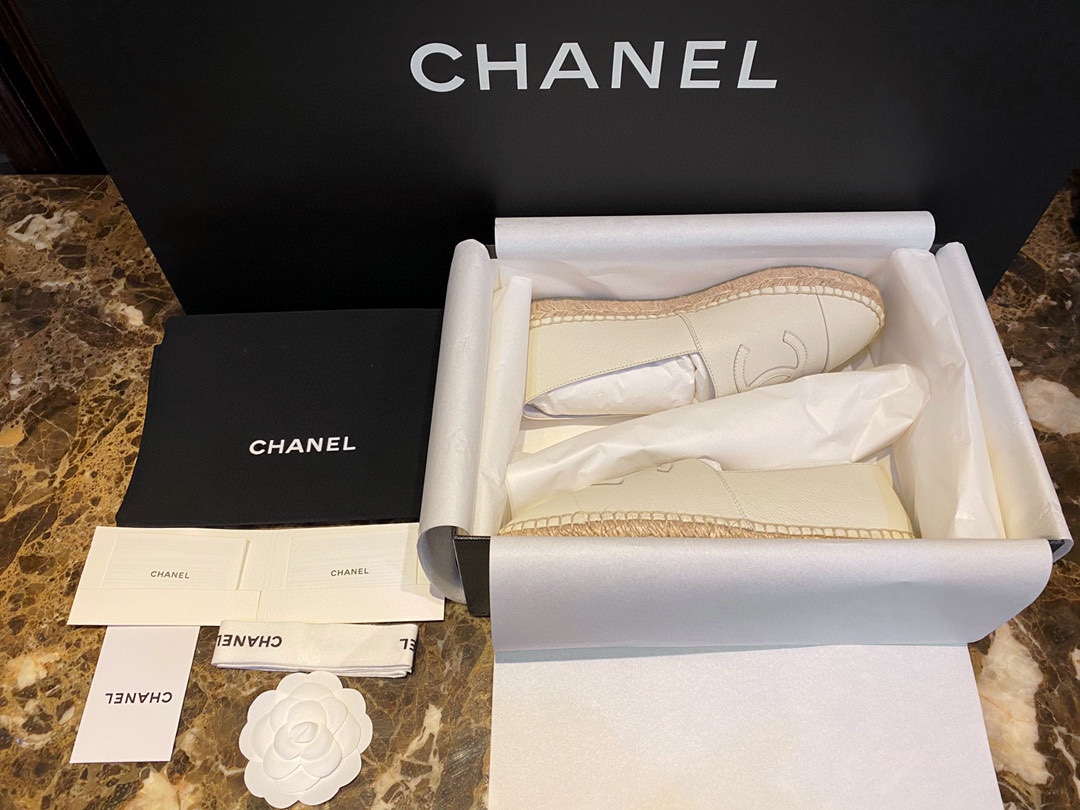 샤넬 화이트 레더 에스파듀 “35SIZE – 41SIZE”