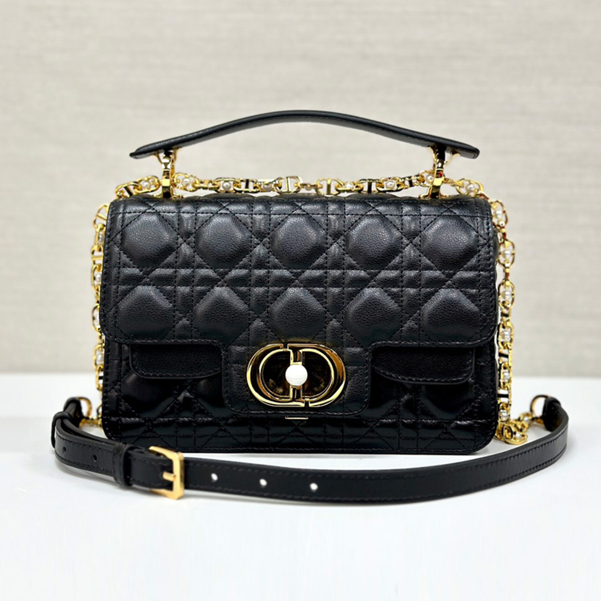 디올 까나쥬 스티칭 줄리 스몰 탑 핸드백 22*14*8CM “2COLOR”