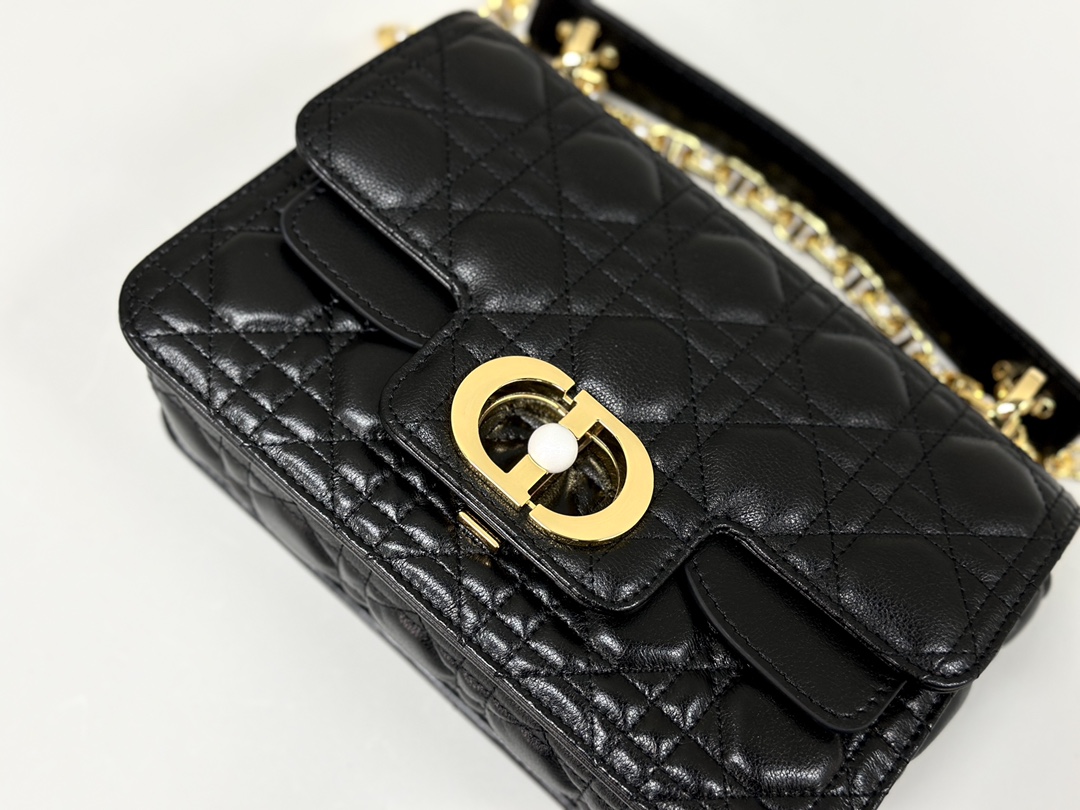 디올 까나쥬 스티칭 줄리 스몰 탑 핸드백 22*14*8CM “2COLOR”