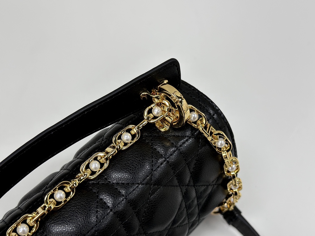 디올 까나쥬 스티칭 줄리 스몰 탑 핸드백 22*14*8CM “2COLOR”