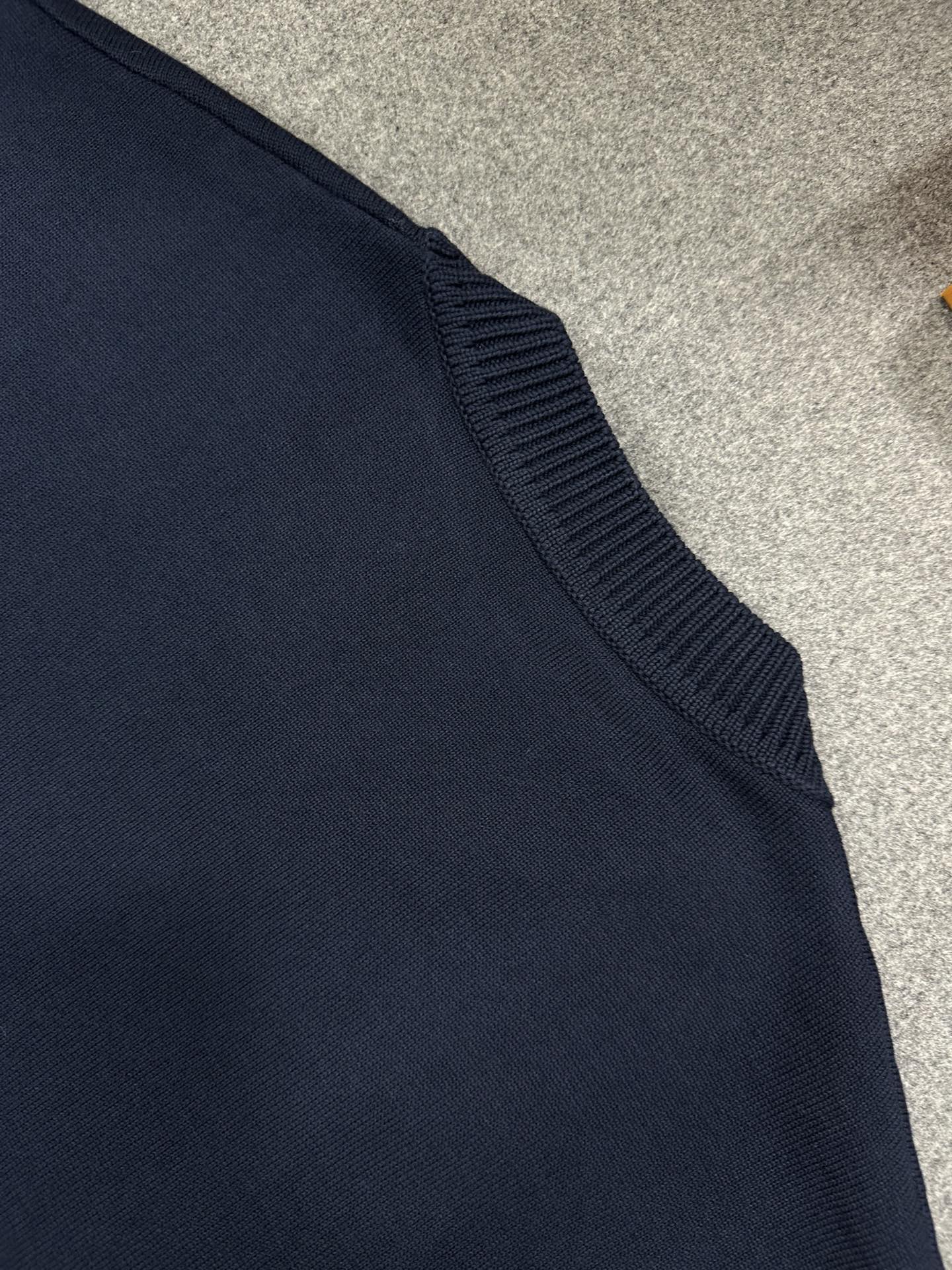 루이비통 엠브로이더드 시그니처 쇼트 슬리브 코튼 니트 반팔 “4COLOR”