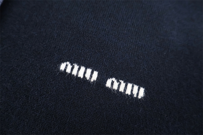 미우미우 플레인 니트 폴로 셔츠