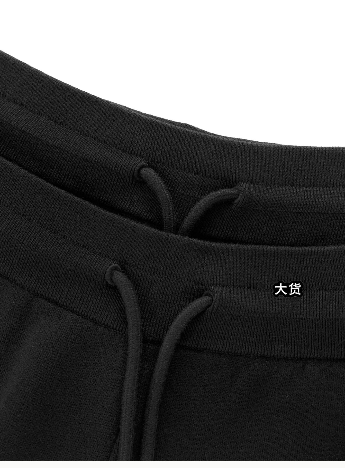 루이비통 24 하이브리드 코튼 니트 테크 숏 팬츠