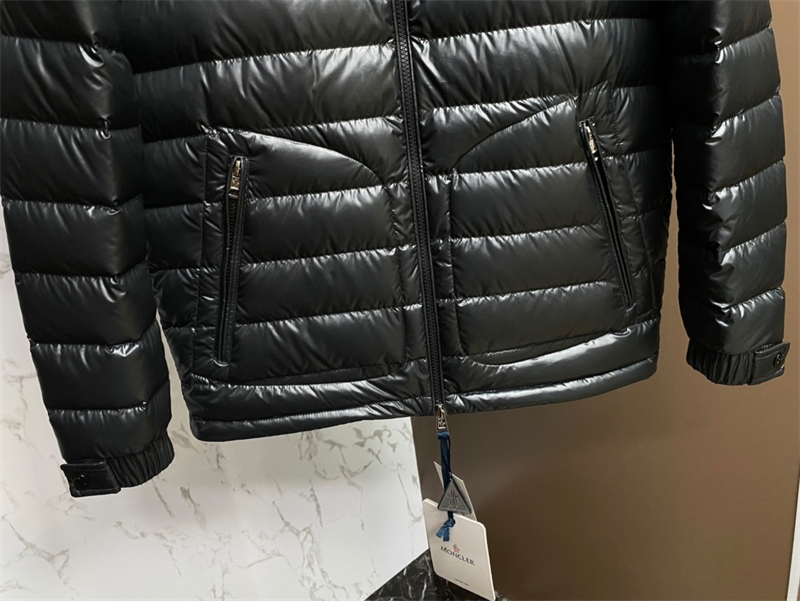 몽클레어 Lauros 라우로스 숏 후드 다운 패딩 자켓