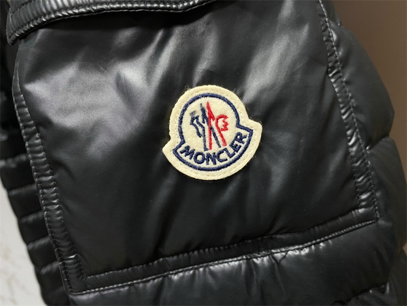 몽클레어 Lauros 라우로스 숏 후드 다운 패딩 자켓