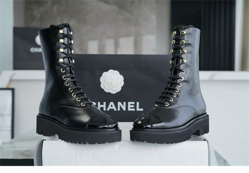 샤넬 23c 레이스업 워커 미들부츠