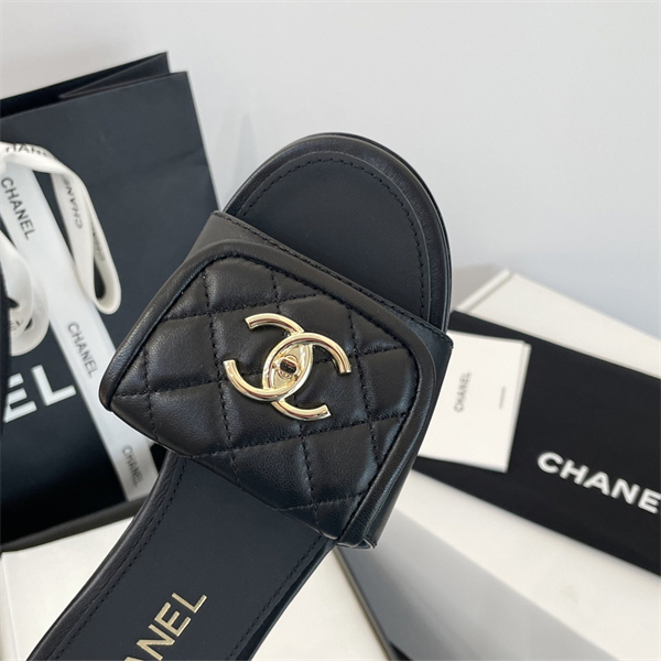 샤넬 25A CC로고 퀼팅 뮬 슬리퍼
