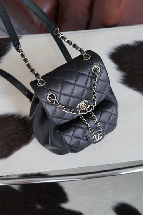 샤넬 24P 듀마 백팩 블랙