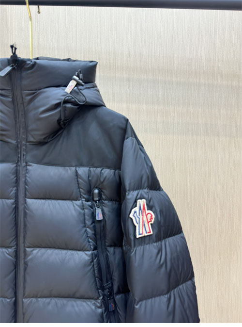 몽클레어 그레노블 카무락 Camurac 숏 다운 패딩 자켓