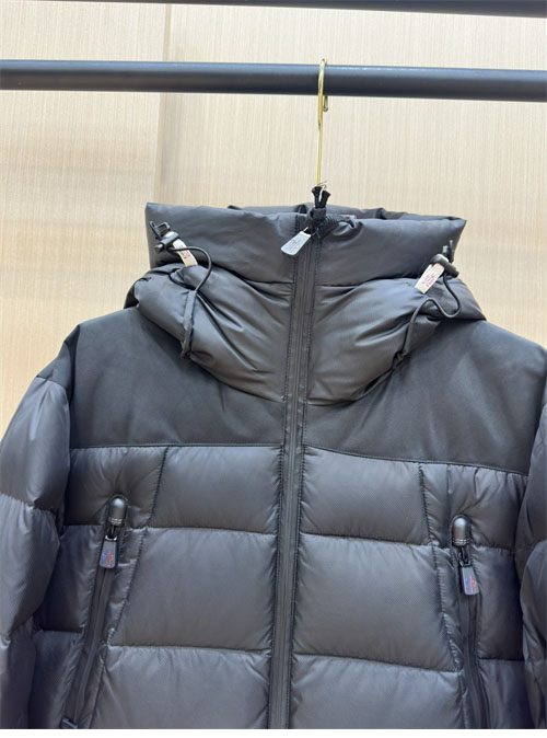 몽클레어 그레노블 카무락 Camurac 숏 다운 패딩 자켓