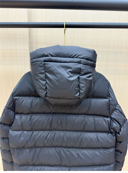 몽클레어 그레노블 카무락 Camurac 숏 다운 패딩 자켓