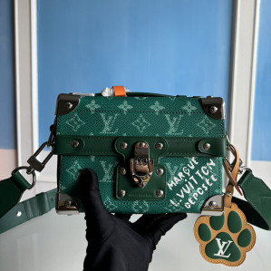 루이비통 소울 트렁크 모노그램 크로스백 M12686