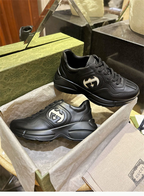 구찌 인터로킹 g 라이톤 스니커즈