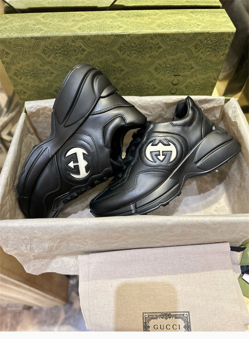 구찌 인터로킹 g 라이톤 스니커즈