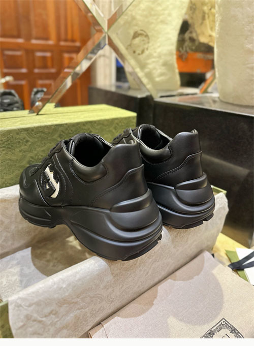 구찌 인터로킹 g 라이톤 스니커즈