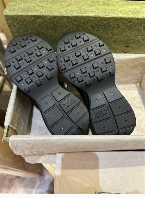 구찌 인터로킹 g 라이톤 스니커즈