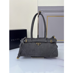 프라다 스웨이드 보니백