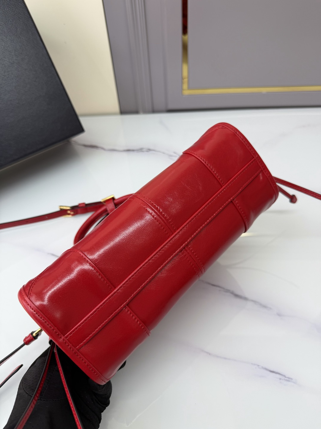 프라다 보니 미니 탑 핸들