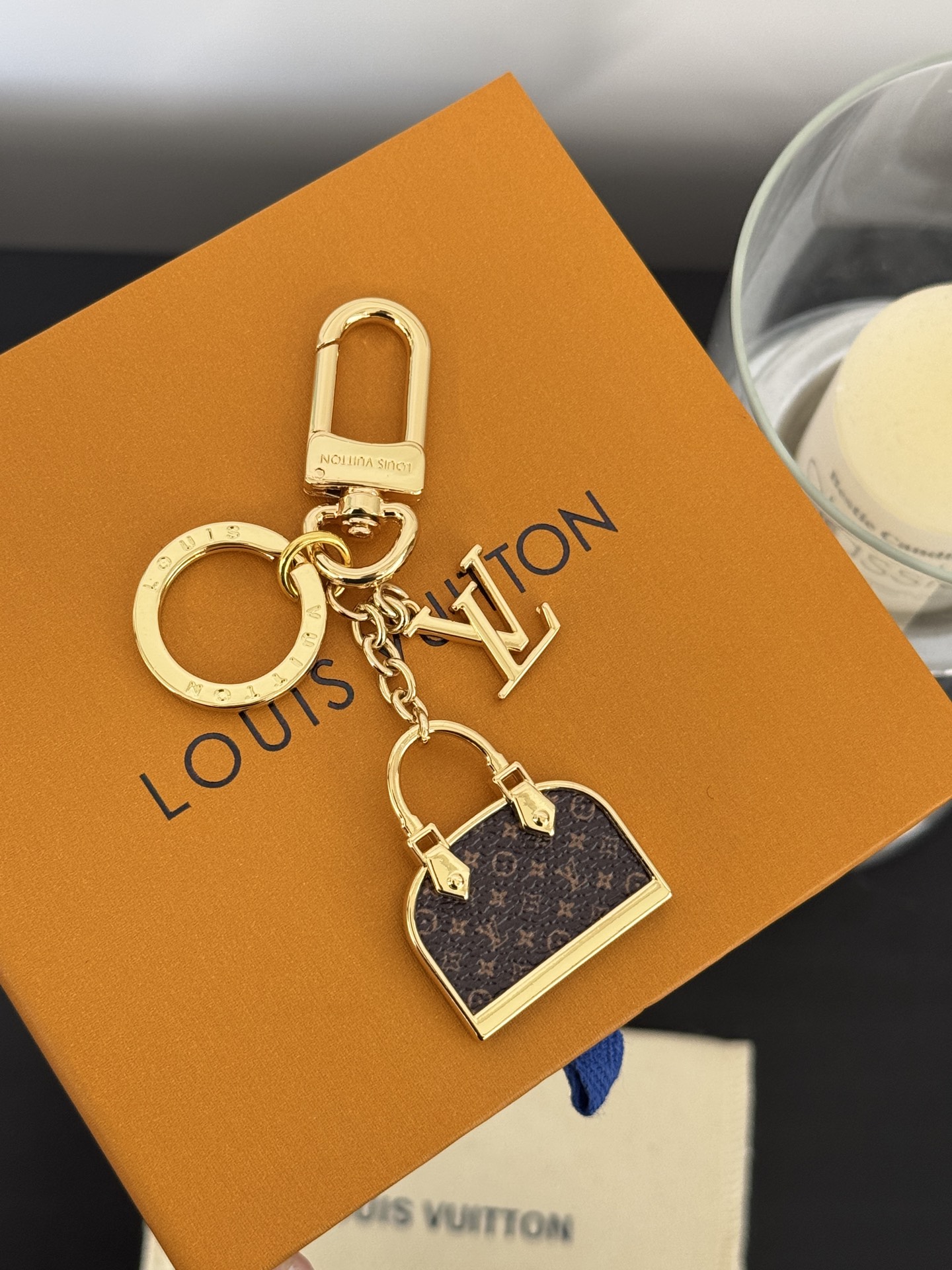 루이비통 알마 백 참 & 키 홀더