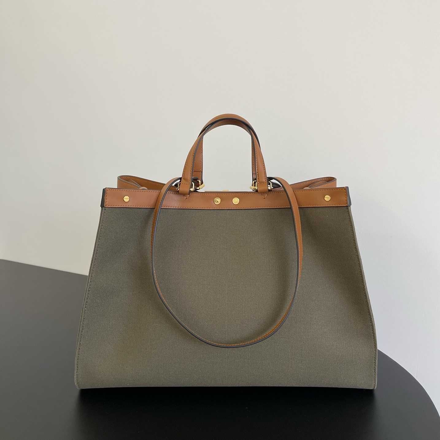 펜디 피카부 X토트 FF 카키 캔버스