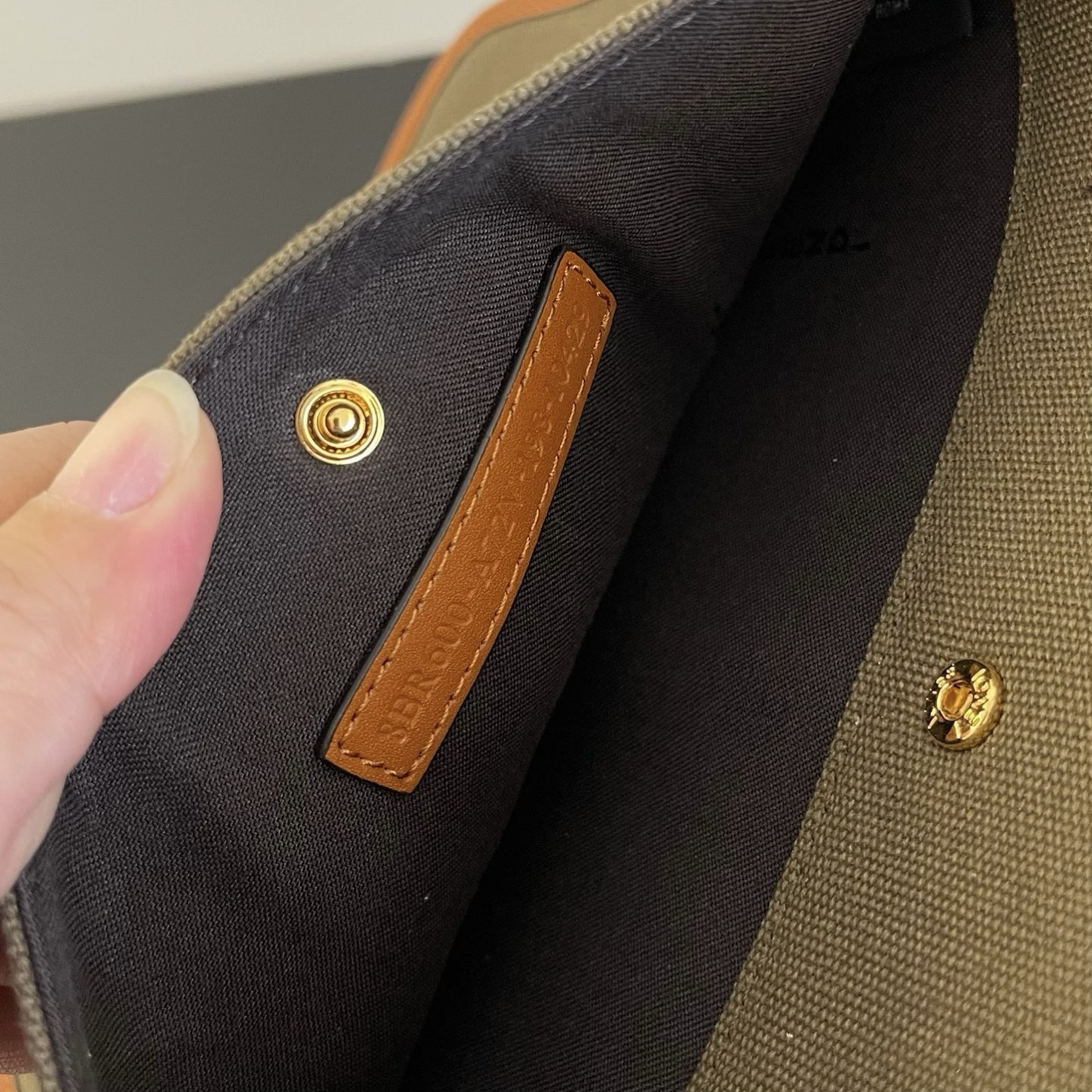 펜디 피카부 X토트 FF 카키 캔버스