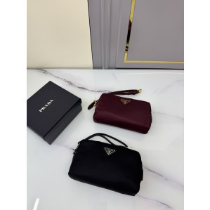 프라다 리나일론 스몰 파우치