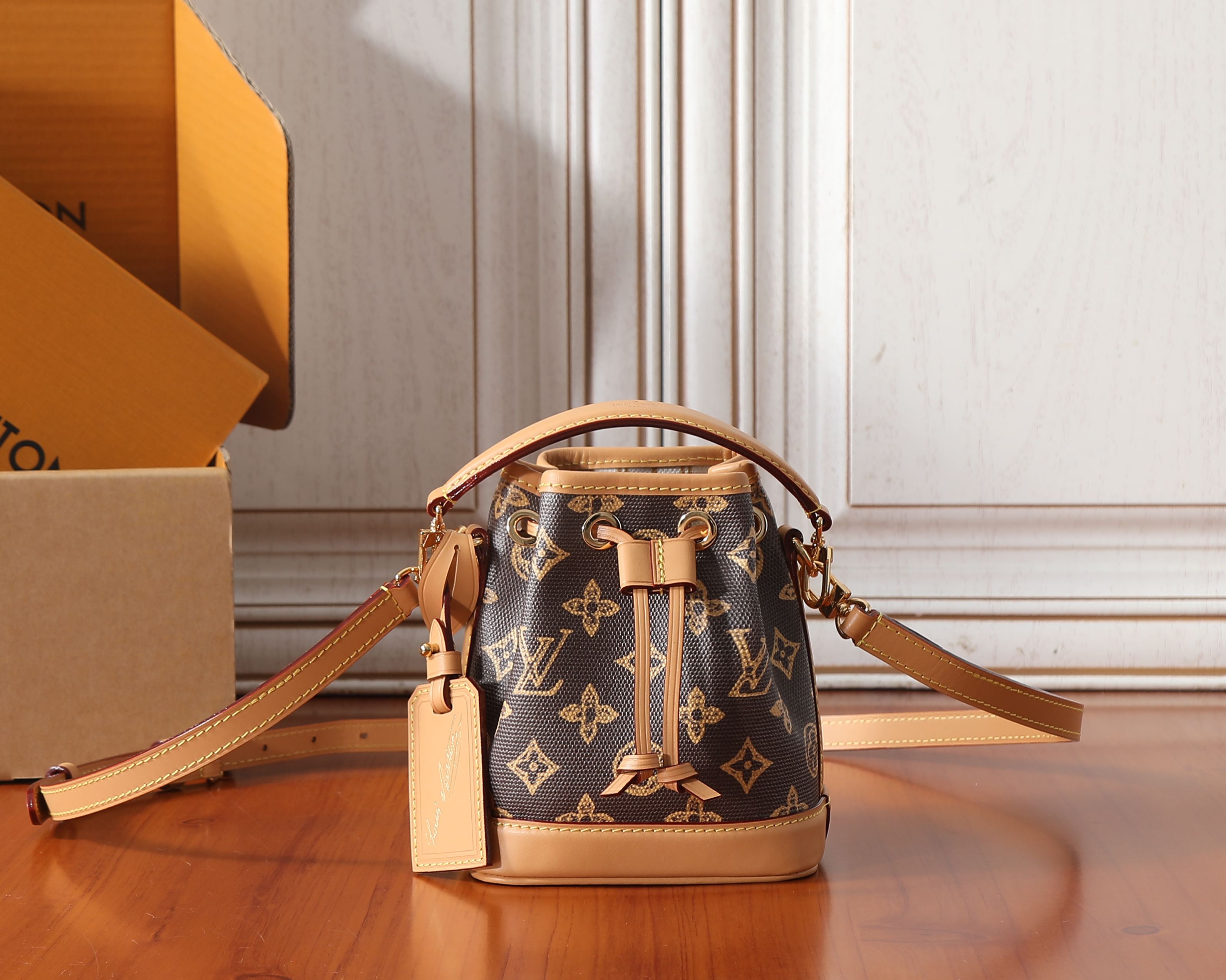 루이비통 나노 노에