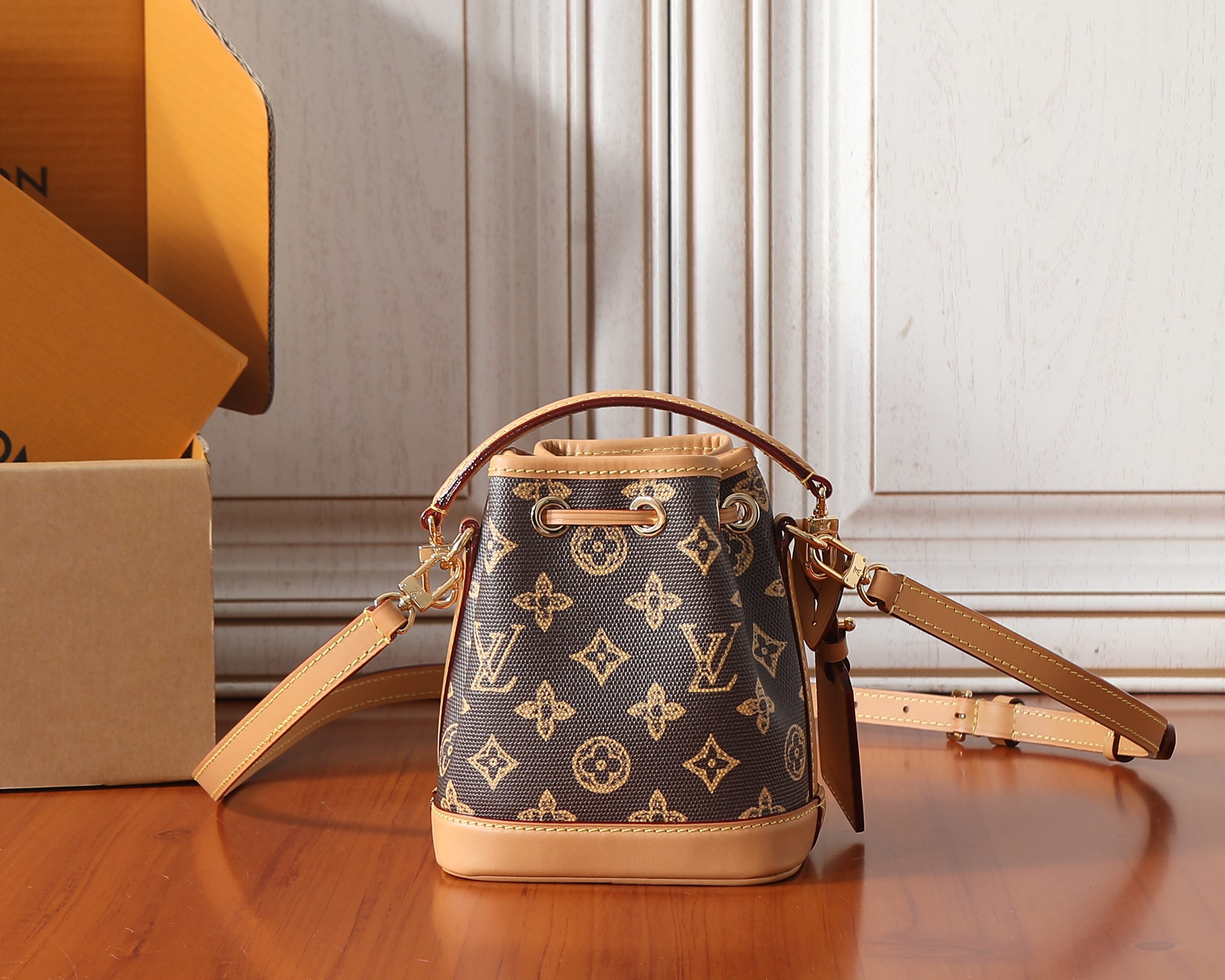 루이비통 나노 노에