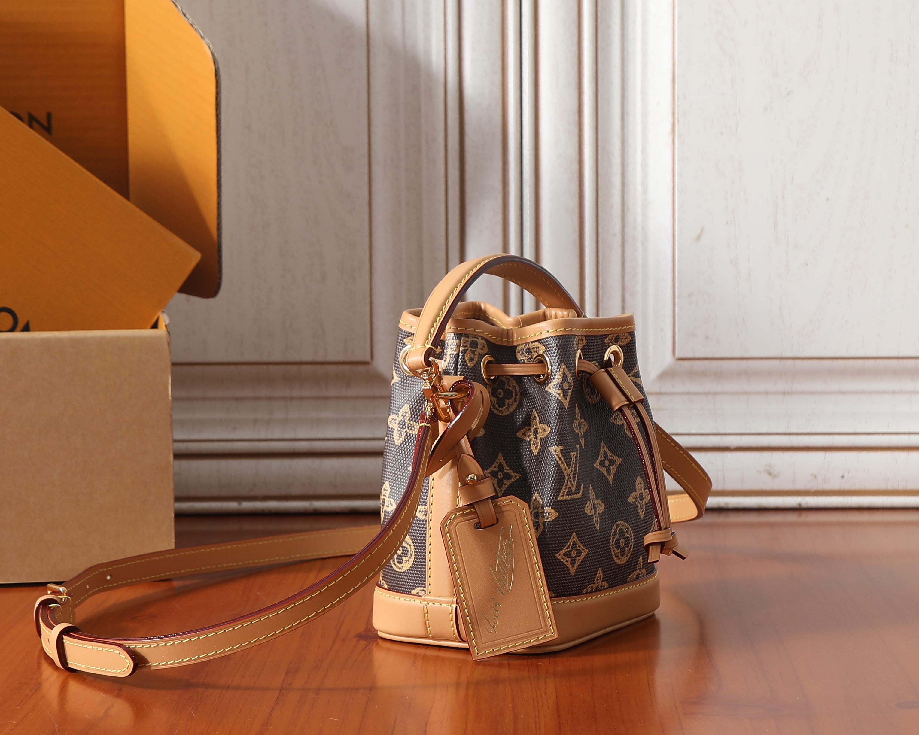 루이비통 나노 노에