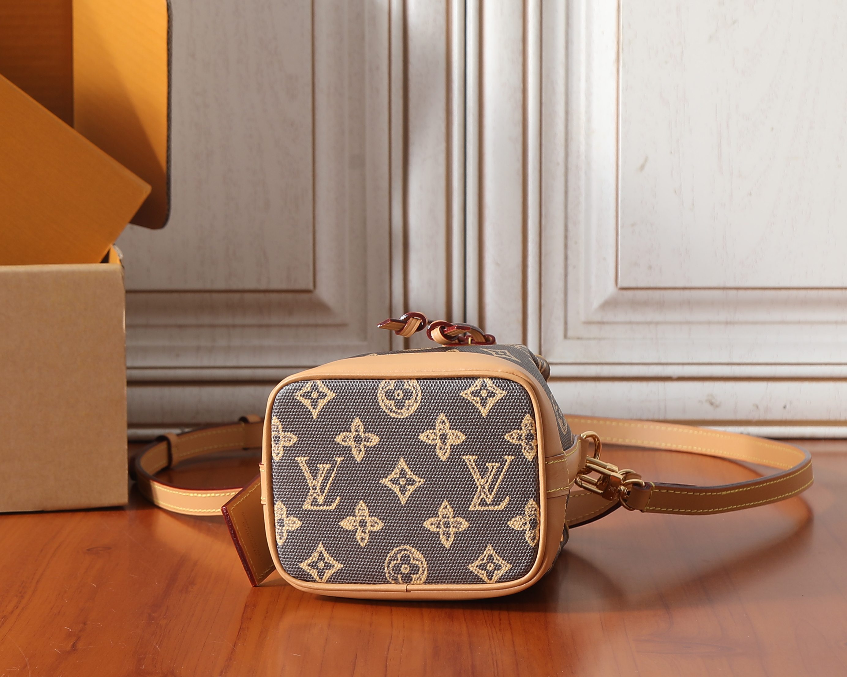 루이비통 나노 노에