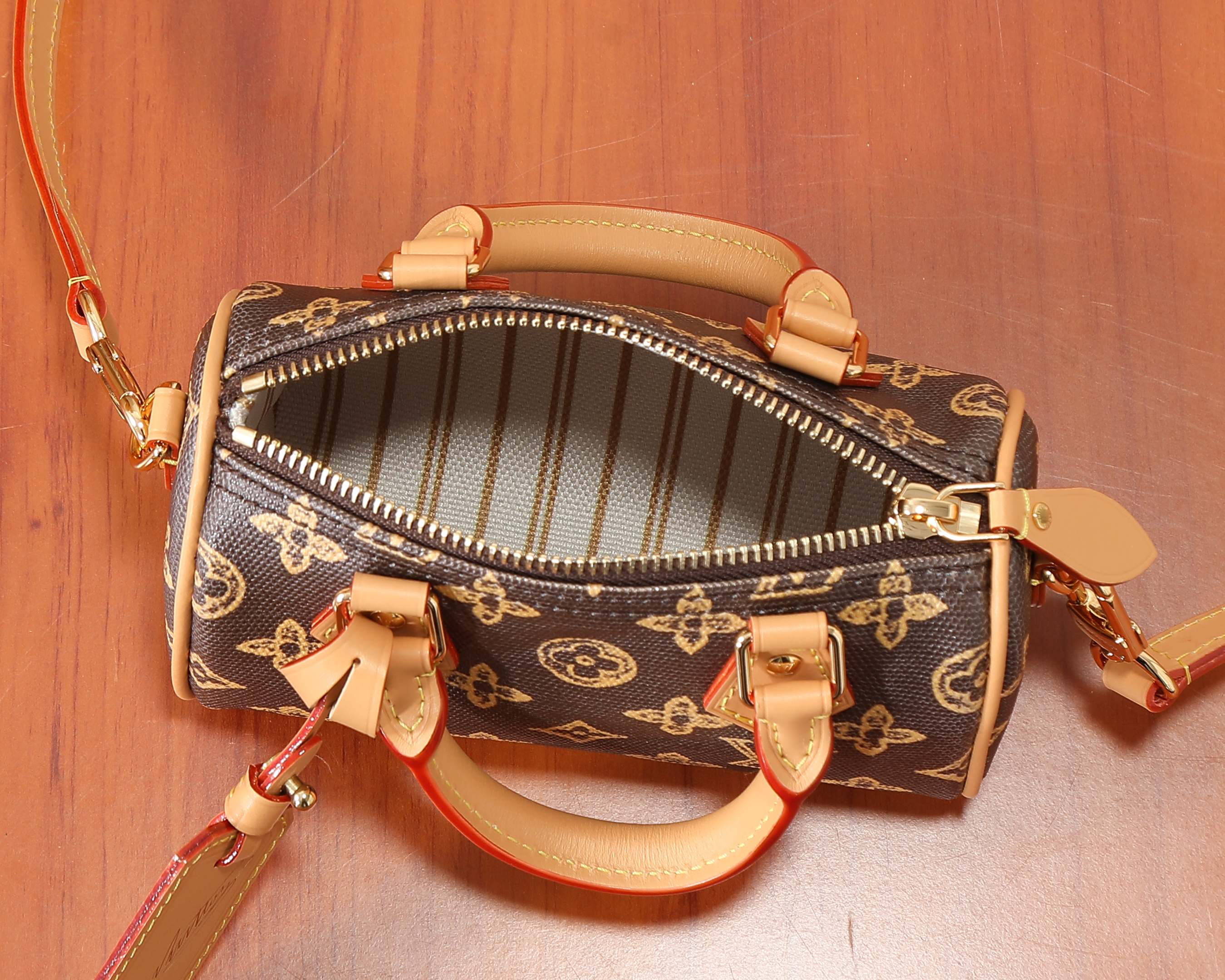 루이비통 나노 스피디 반둘리에