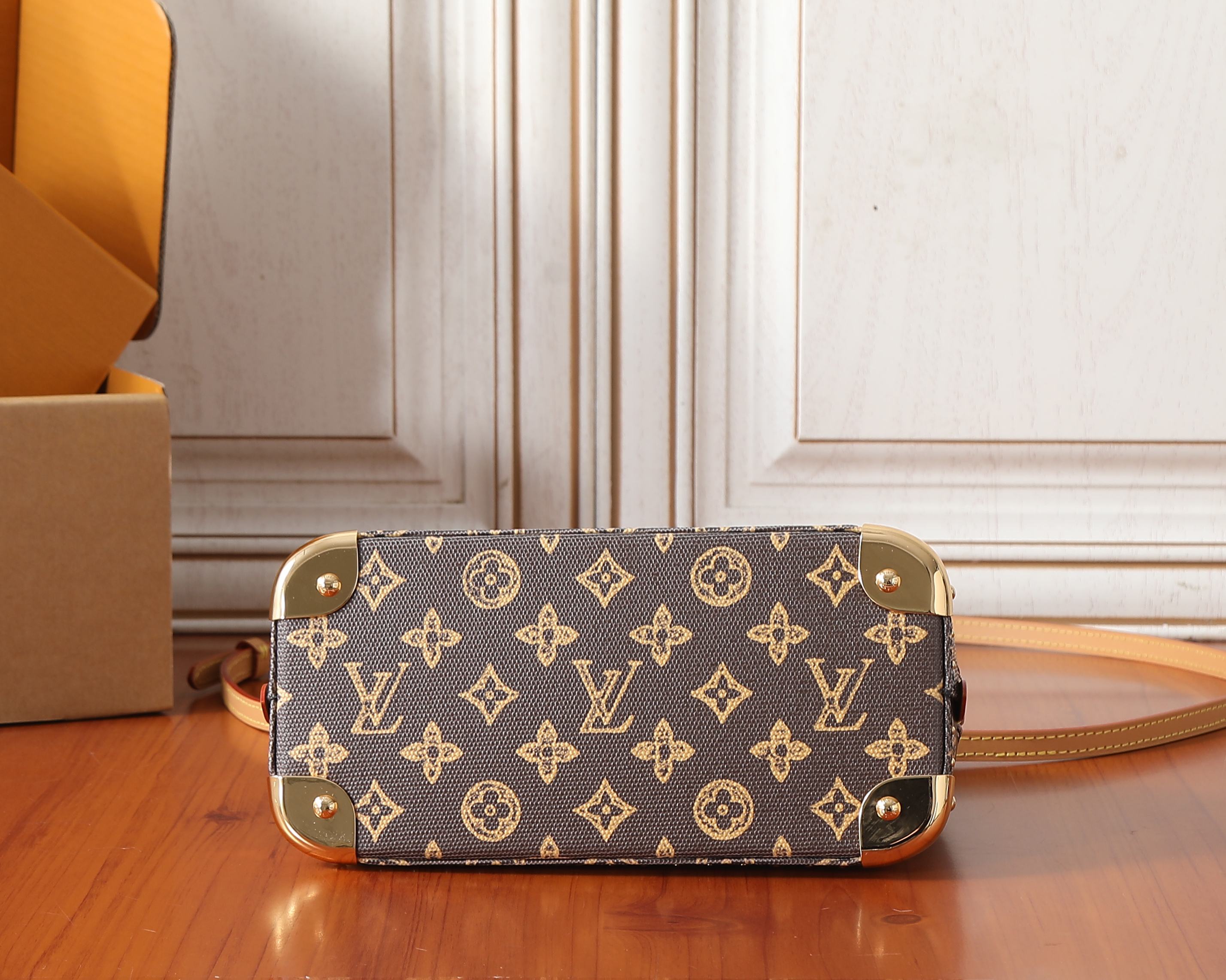 루이비통 알마 BB 트렁크