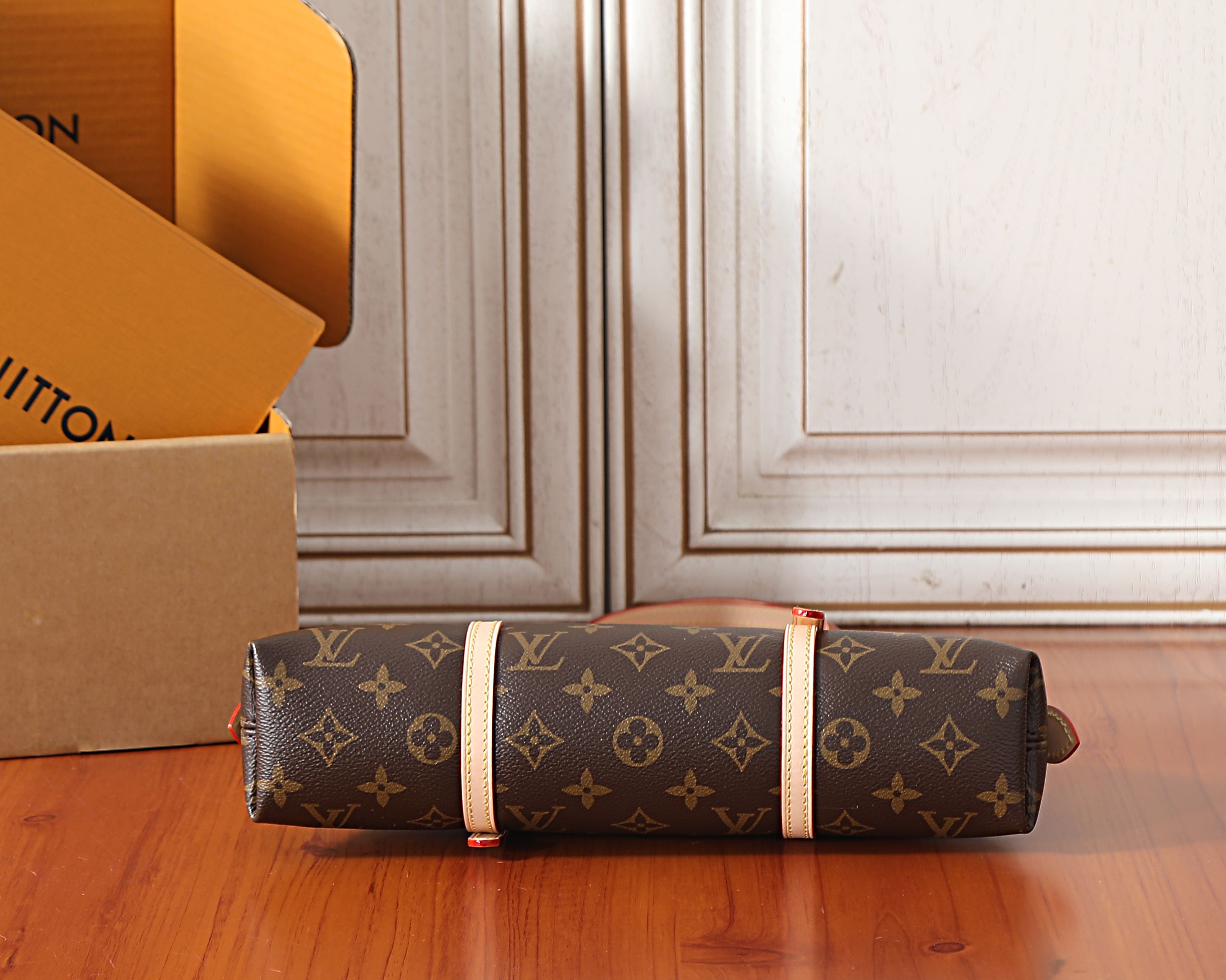 루이비통 스콰이어 이스트 웨스트