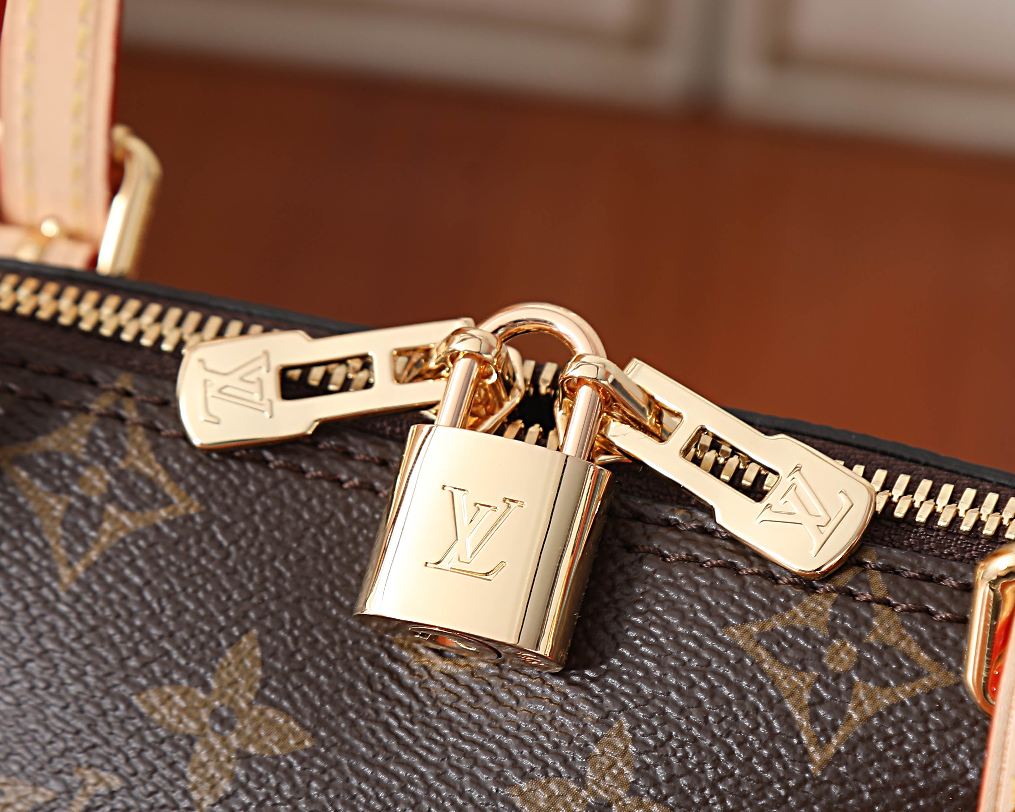 루이비통 스콰이어 이스트 웨스트