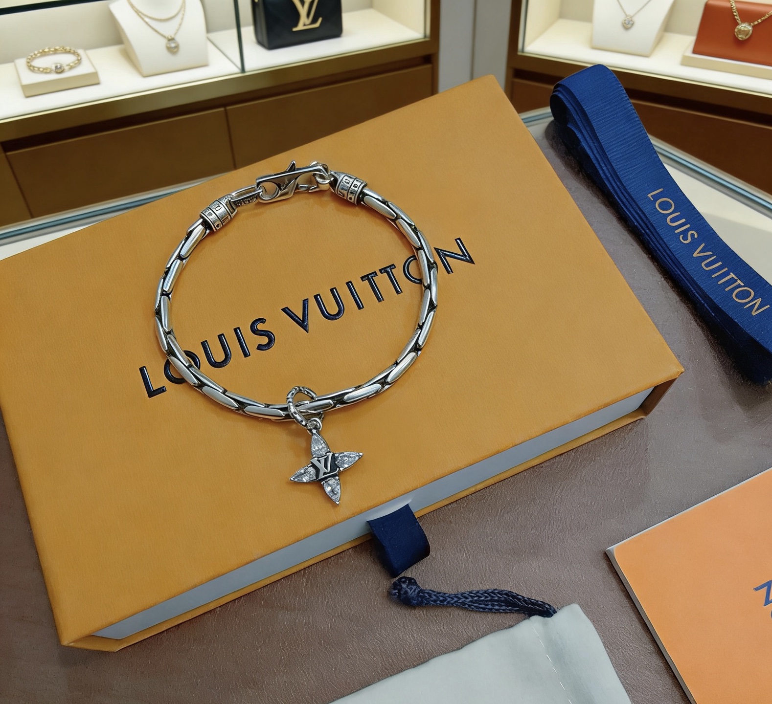 루이비통 모노그램 파티 브레이슬릿