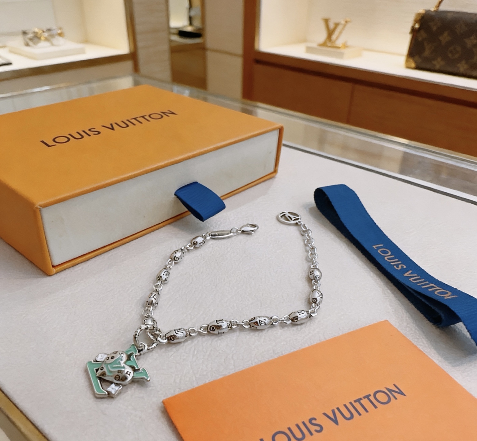 루이비통 모노그램 크래커 브레이슬릿