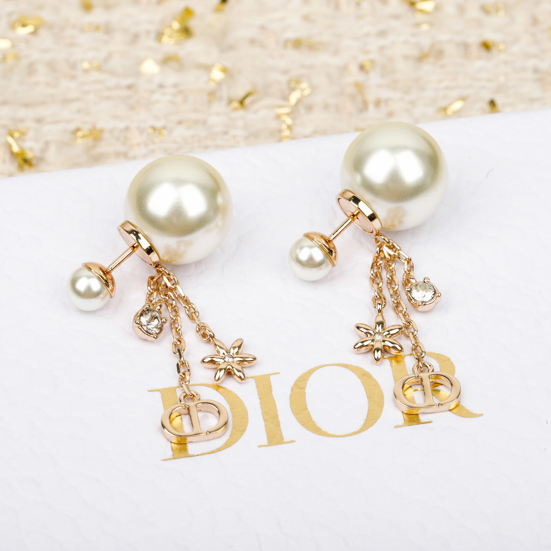 디올 트라이벌 이어링