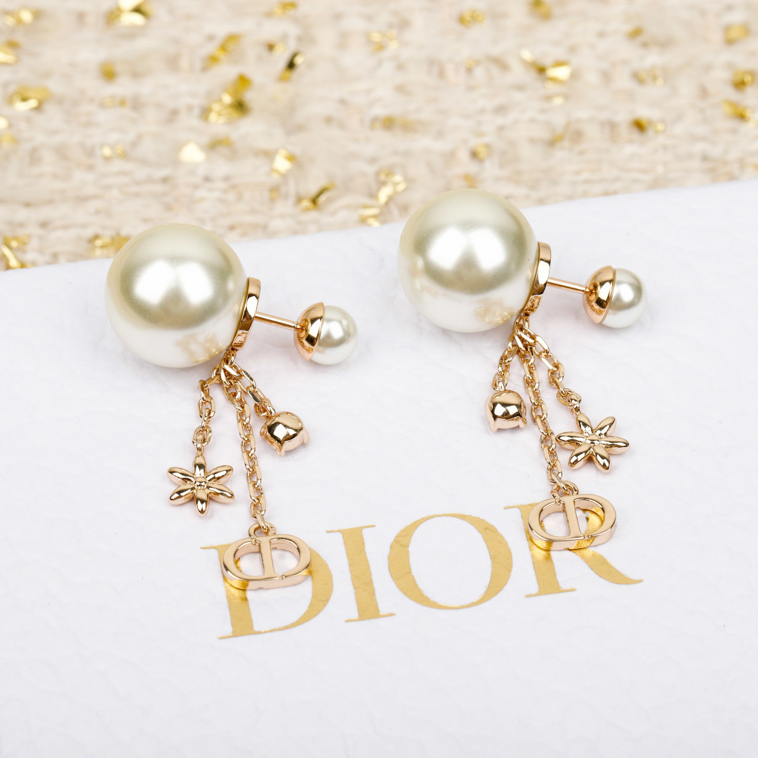 디올 트라이벌 이어링