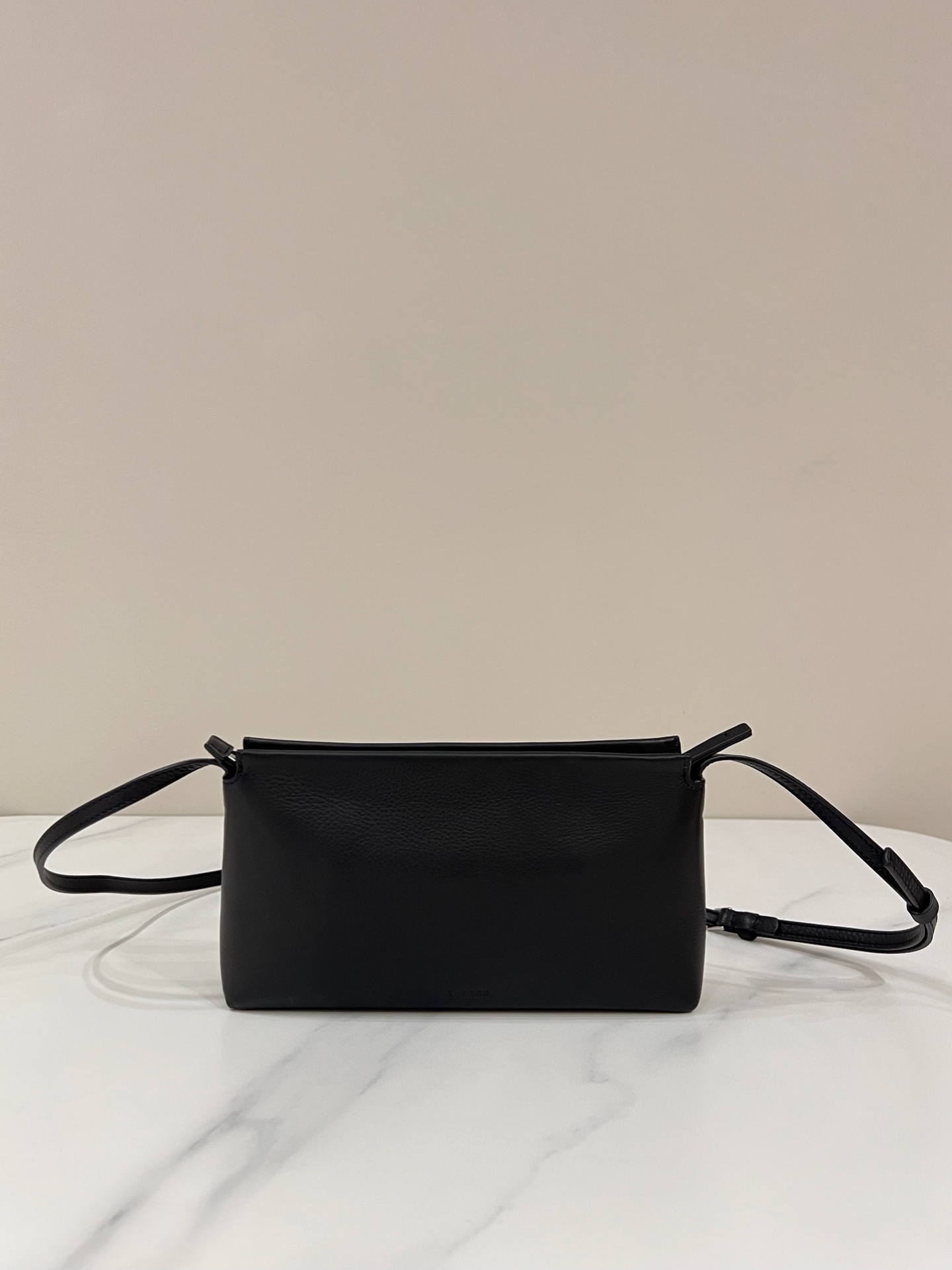 더로우 미디움 레네