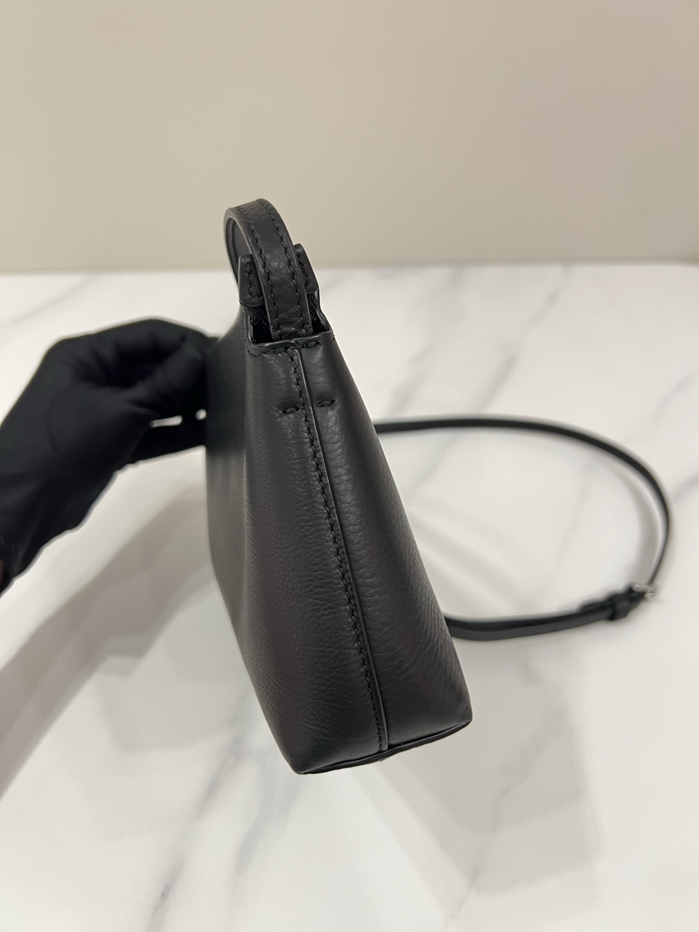 더로우 미디움 레네