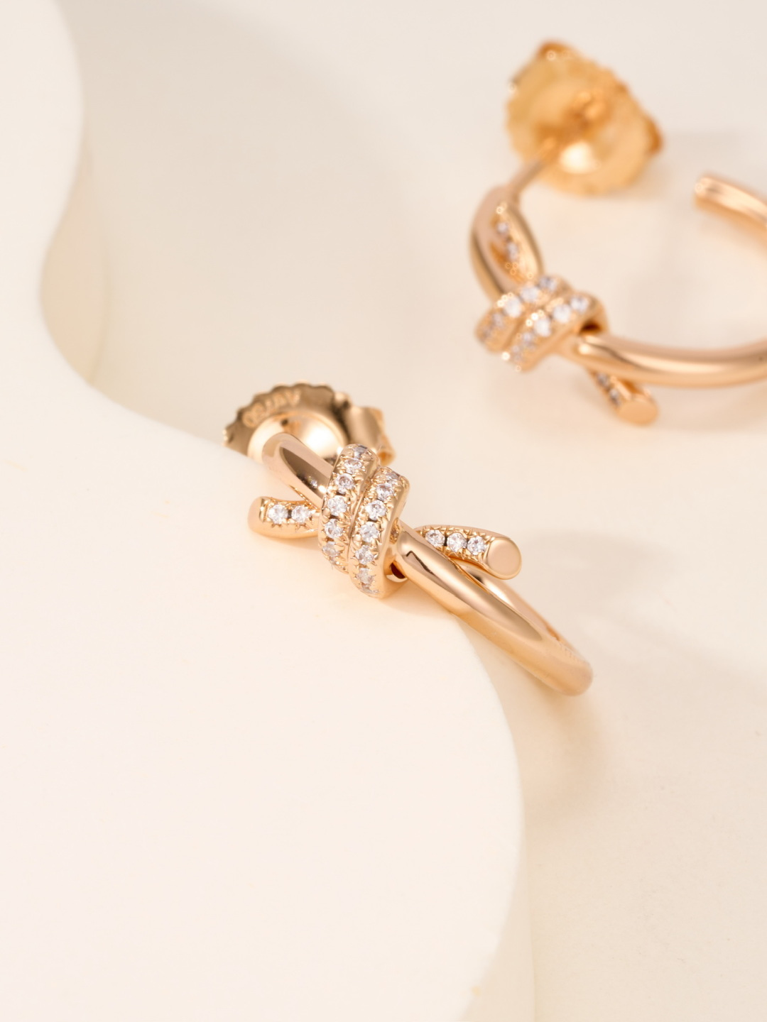 티파니 노트 후프 이어링