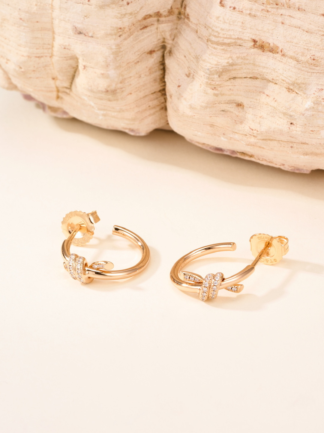 티파니 노트 후프 이어링