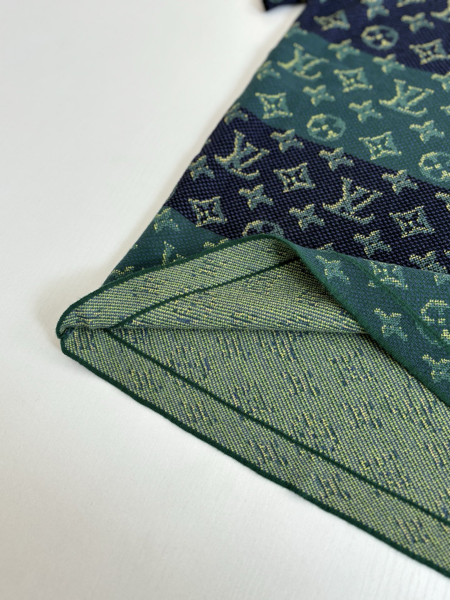 루이비통 모노그램 스트라이프 니트 티셔츠