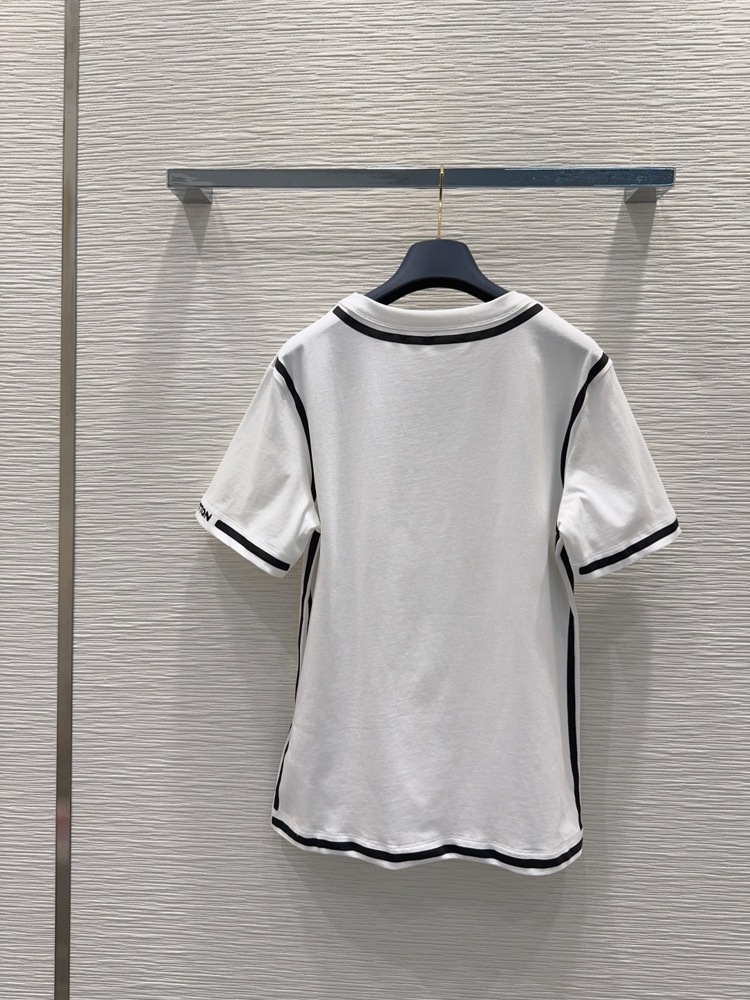 루이비통 체인 디테일 티셔츠