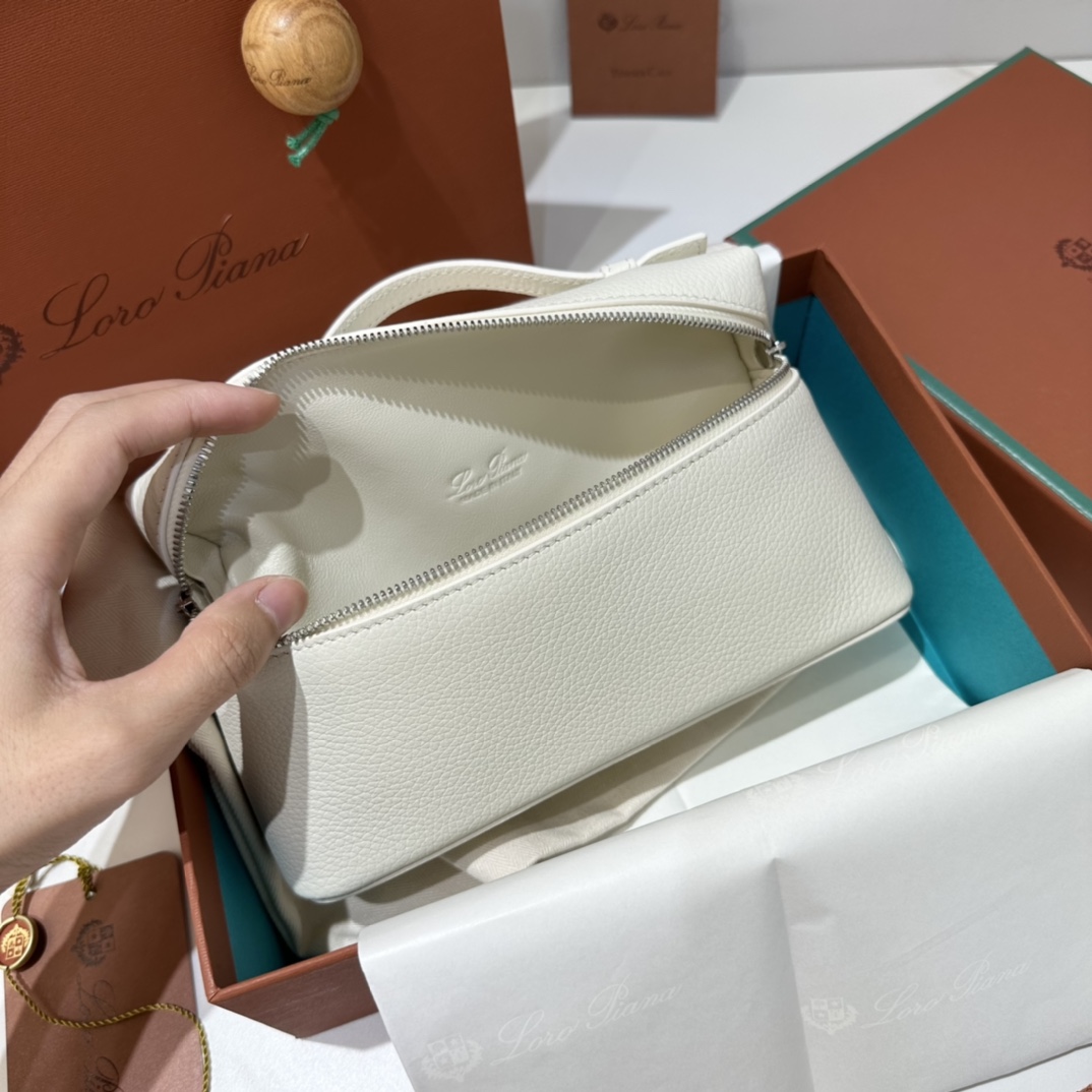 로로피아나 엑스트라 포켓 파우치 L19