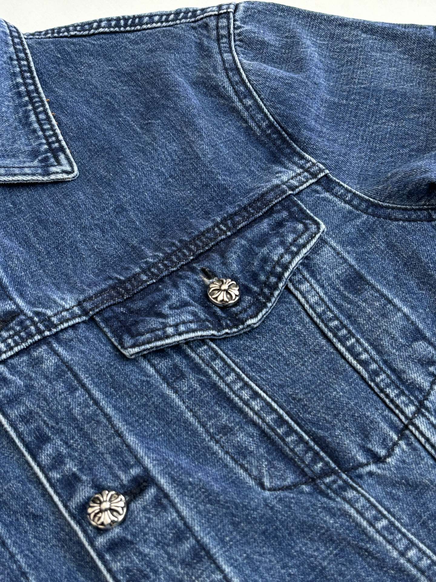 크롬하츠 크로스 버튼 데님 자켓