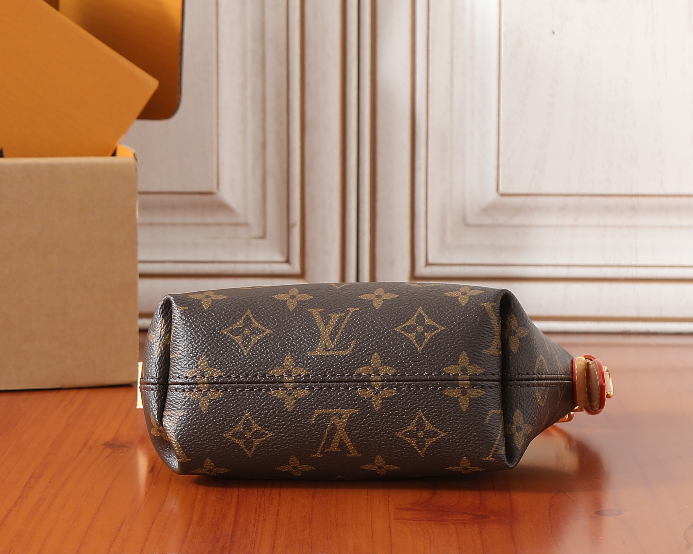 루이비통 포쉐트 힐스