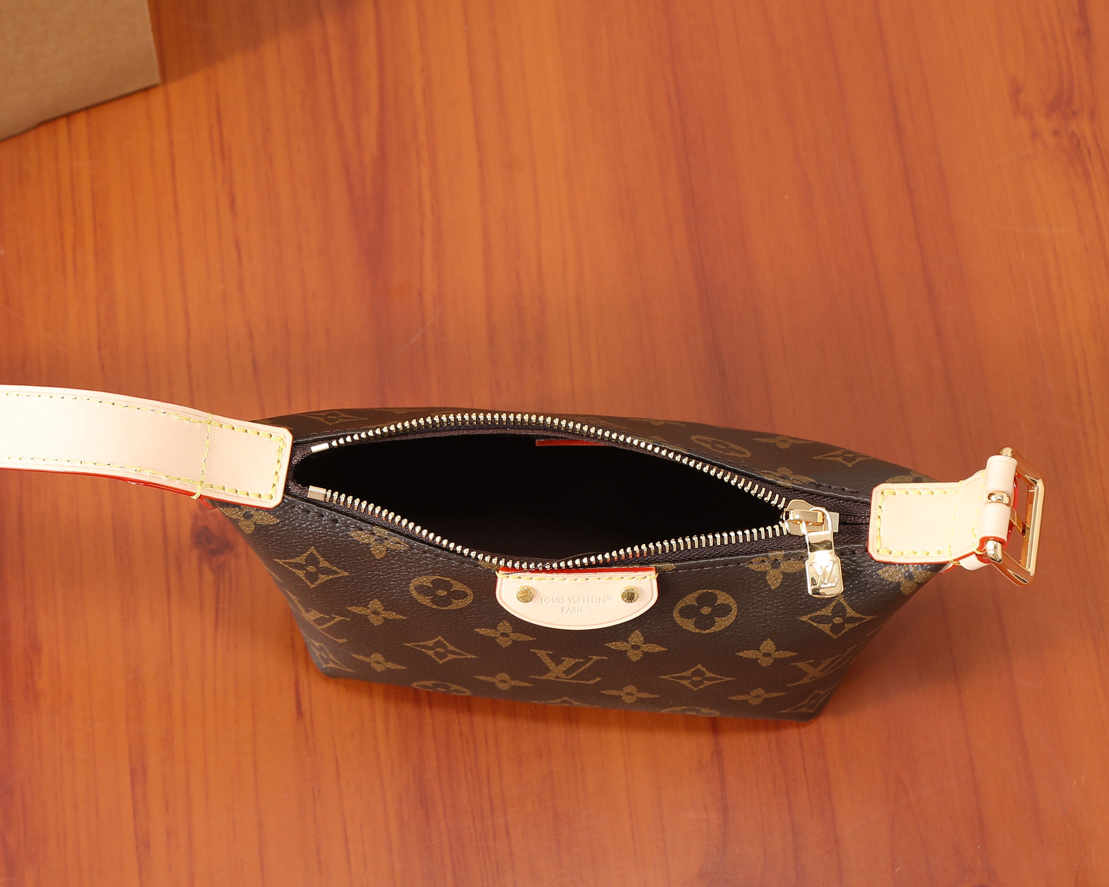 루이비통 포쉐트 힐스